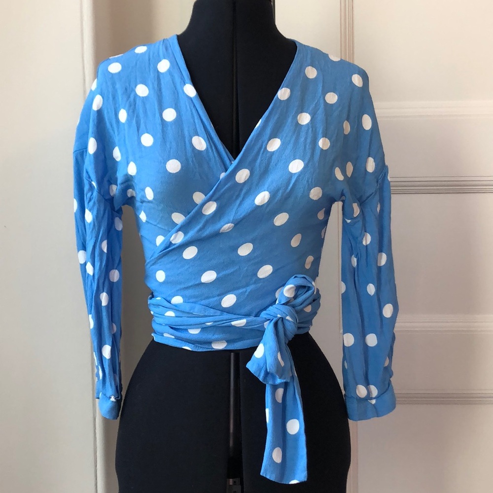 2 for $10 👜 Forever 21 Polka Dot Wrap Top